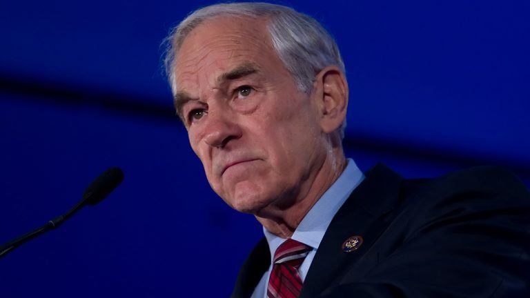 Fed Boss Won't Leave: Ron Paul Slams Powell's 'Untouchable' Authority