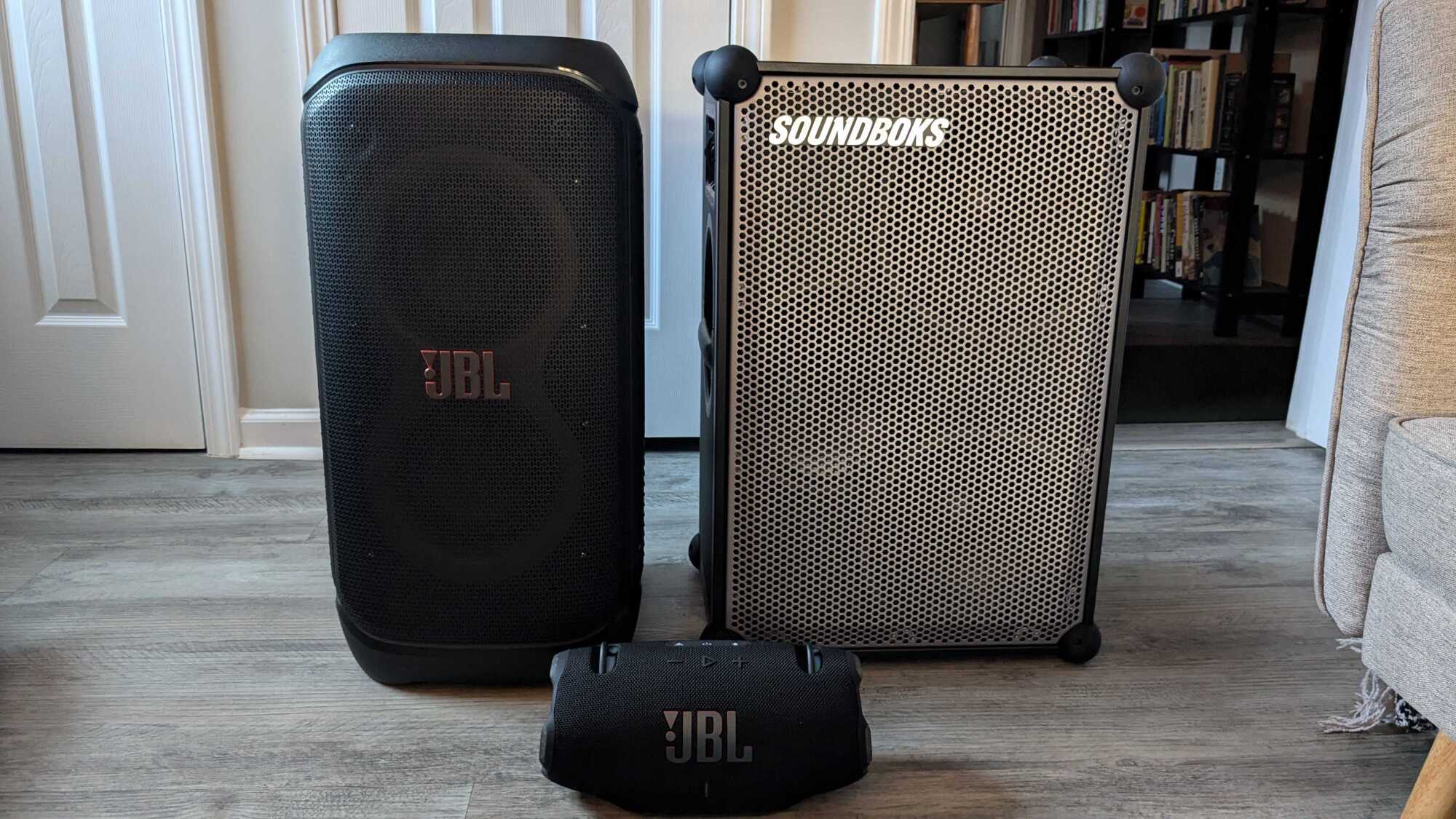 How the Sundboks 4 compares in size to the PartyBox Stage 320 and the JBL Xtreme 4.